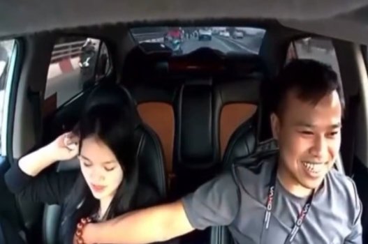 sex trung khong che Cô chị dam dang gạ nện em ghệ của em gái